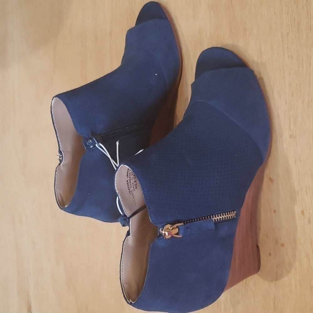 Violet & Red Blue Reese Wedges